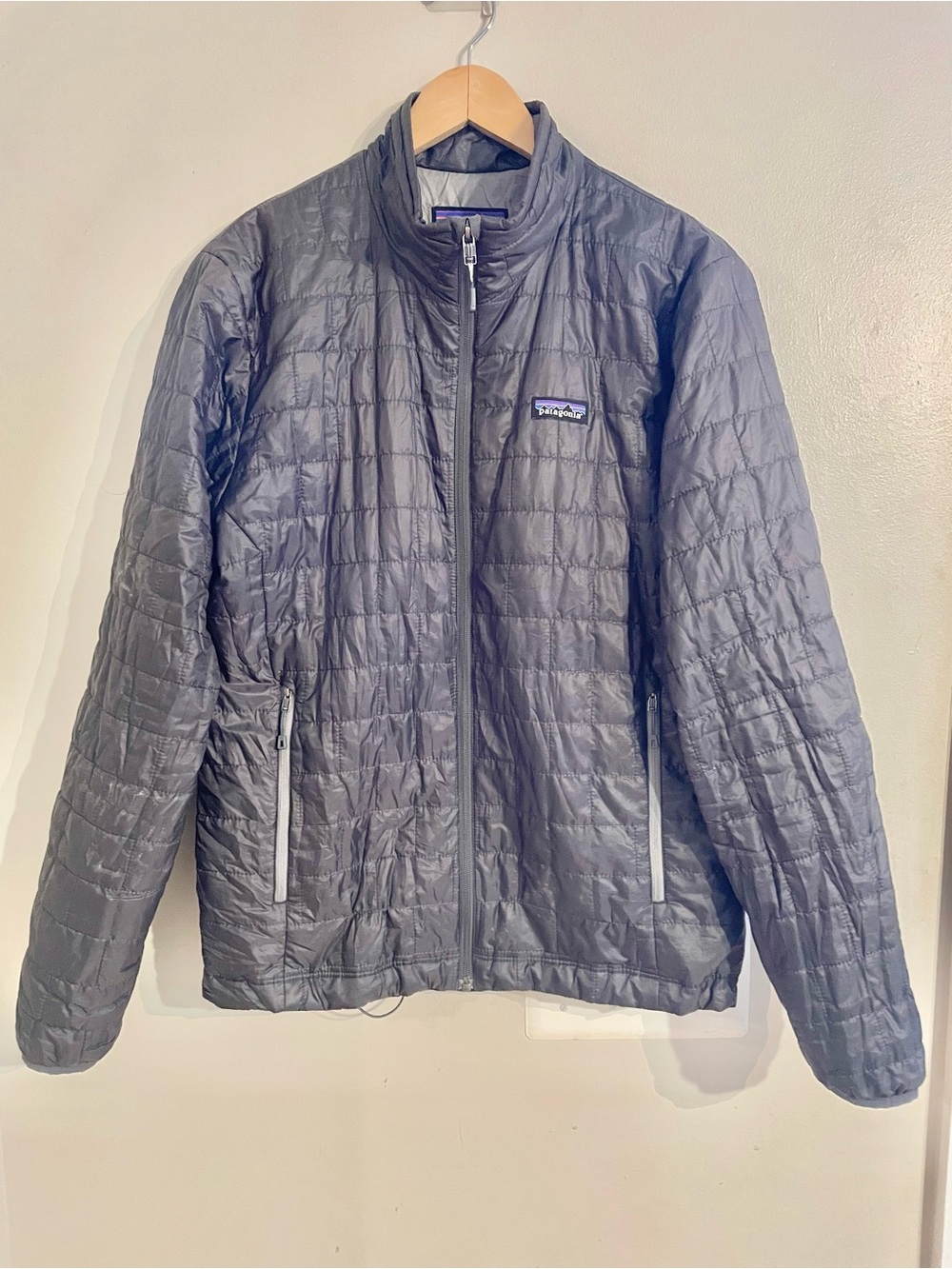 Patagonia Men’s Nano Puff Jacket Sz Medium Dark Gray Full Zip - EUC